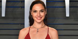 how to pronounce gal gadot last name