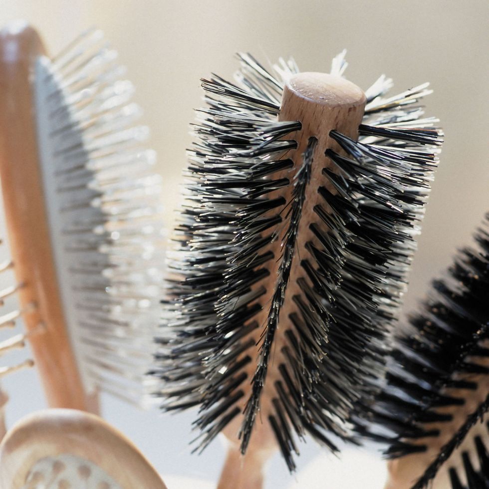 hair styling tips   hair brush basics