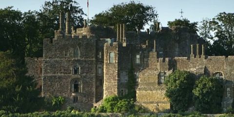 Historic Berkeley Castle Tour - Family Lived in Castle for 27 Generations