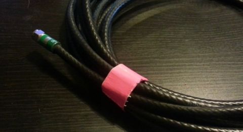 Kabel, Wire, Teknologi, Elektronisk enhed, Elektrisk forsyning, Elektroniktilbehør, Elektrisk stik, Plast, Coquelicot, Fiber, 