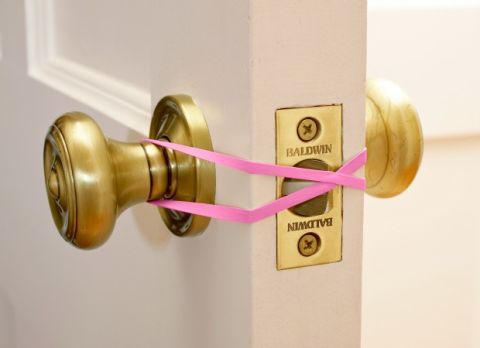 New Uses For Rubber Bands Surprising Things To Do With Rubber Bands   550007aa1ea01 Rubber Band Door Stop New 