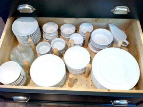 Dishware, Serveware, Powder, Chemical compound, Seasoning, Bottle cap, Plastic bottle, Porcelain, Kitchen utensil, Ceramic, 