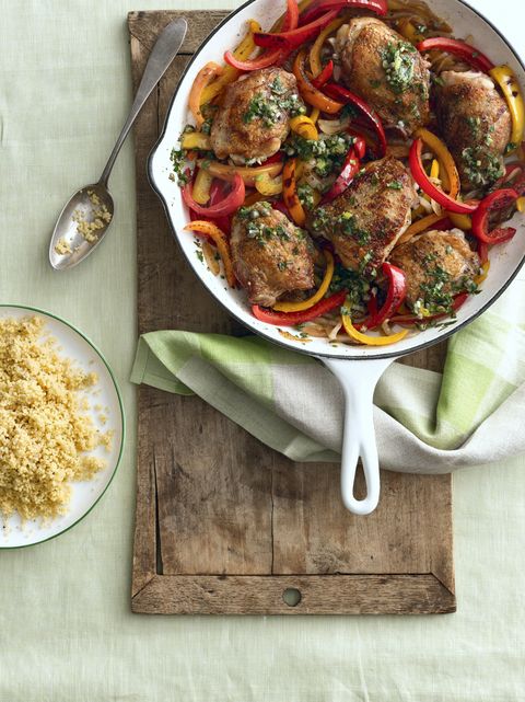 crispy chicken thighs with peppers and salsa verde