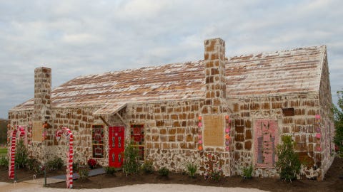 Biggest Gingerbread House In The World Guinness World Record Gingerbread House