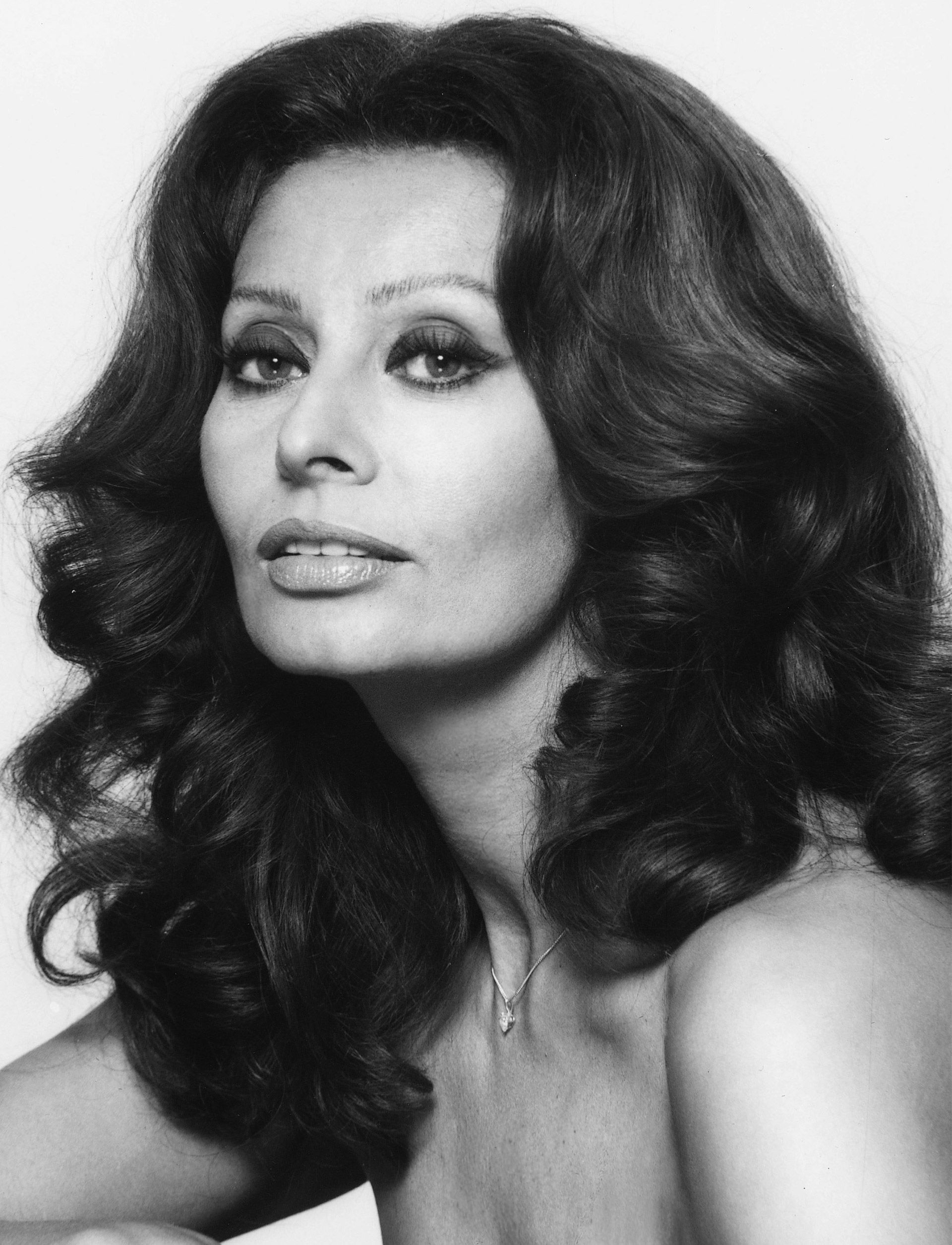 sophia loren hairstyles