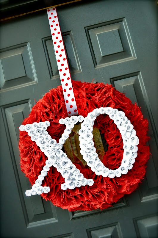 Valentine Wreath Part - 31: 30 DIY Valentineu0027s Day Wreaths - Homemade Door Decorations For Valentineu0027s Day