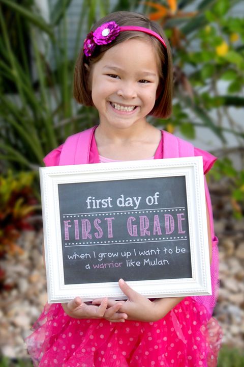 28 Tips for First-Day-of-School Pictures 2021 - Back-to-School Photo ...