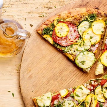 zucchini pesto pizza