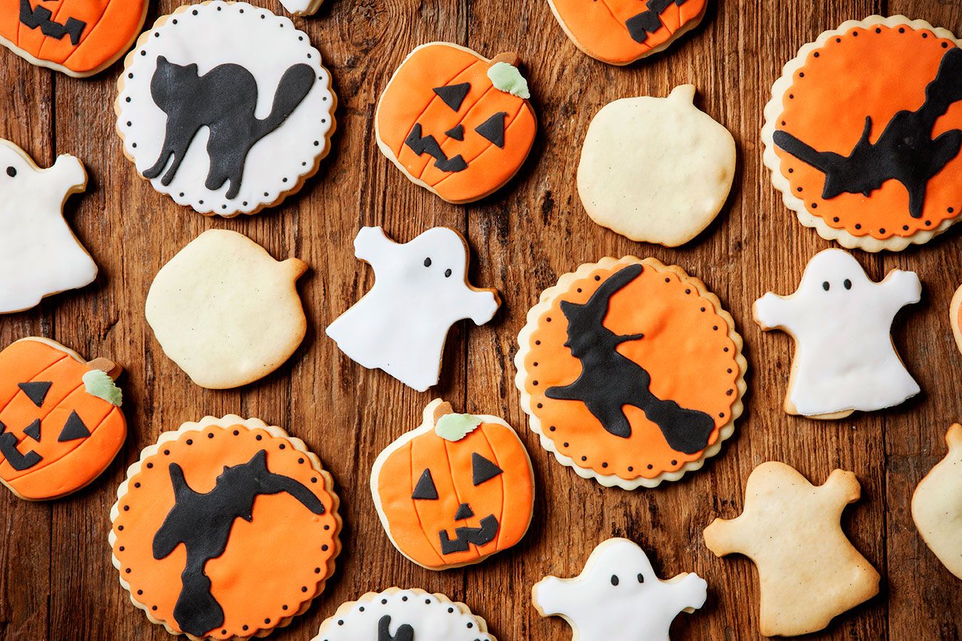 Ecco una ricetta semplice per preparare dei deliziosi biscotti per  festeggiare Halloween con i bambini - InfoCilento