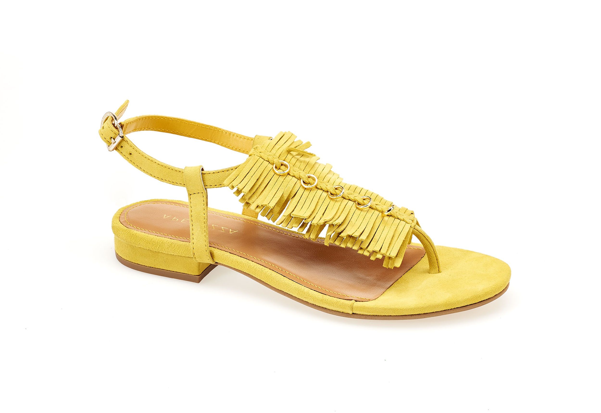 Per la Festa della donna 2017 che ne dici di un look giallo mimosa