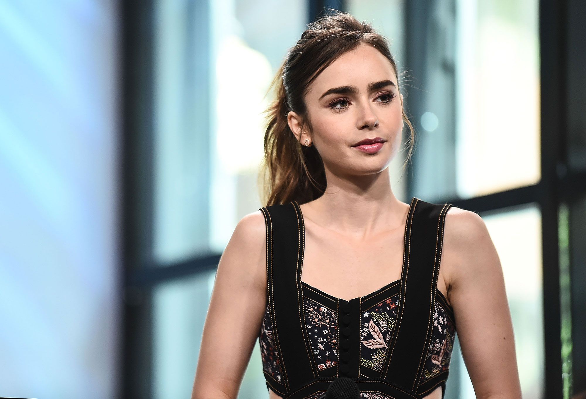 Lily Collins: biografia e vita privata della figlia di Phil Collins