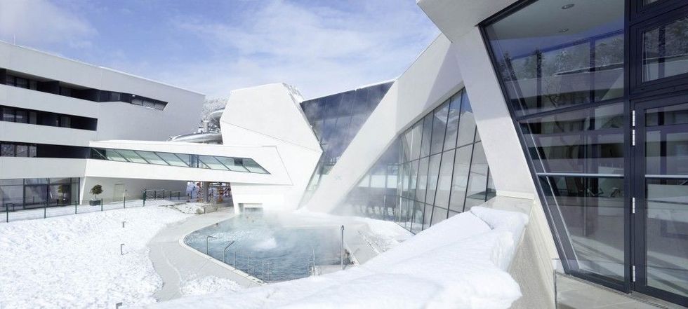 Architecture, Winter, Snow, Composite material, Urban design, Freezing, Daylighting, Water feature, Headquarters, 