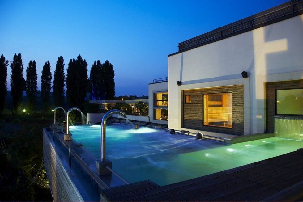Property, Real estate, Swimming pool, Villa, House, Home, Composite material, Rectangle, Design, Evening, 