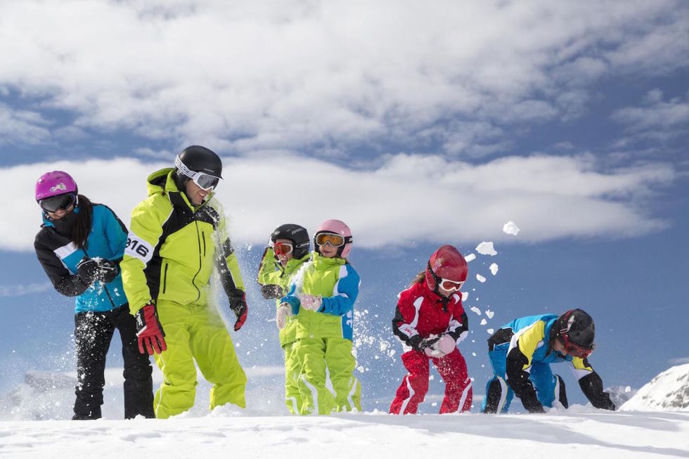 Winter, Fun, Recreation, Cloud, Leisure, Playing in the snow, People in nature, Outdoor recreation, Adventure, Snow, 