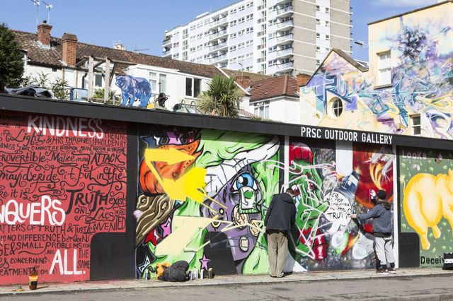 Graffiti, Road, Infrastructure, Neighbourhood, Street, Wall, Facade, Street art, Urban area, Mural, 