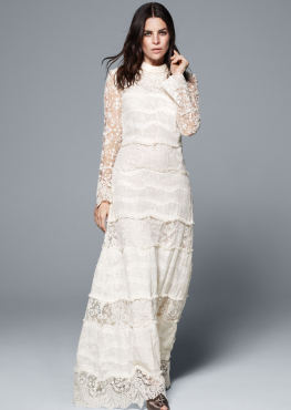 <p> La nuova collezione eco di H&M include anche una novità total white: sono i tre abiti da sposa, dalle linee sognanti e drappeggiate, per una sposa elegante e consapevole.</p>