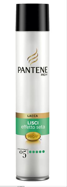 <p>Perfetta su acconciature superflat: Lacca Lisci, <strong>Pantene</strong> (€ 4,99).<br></p>