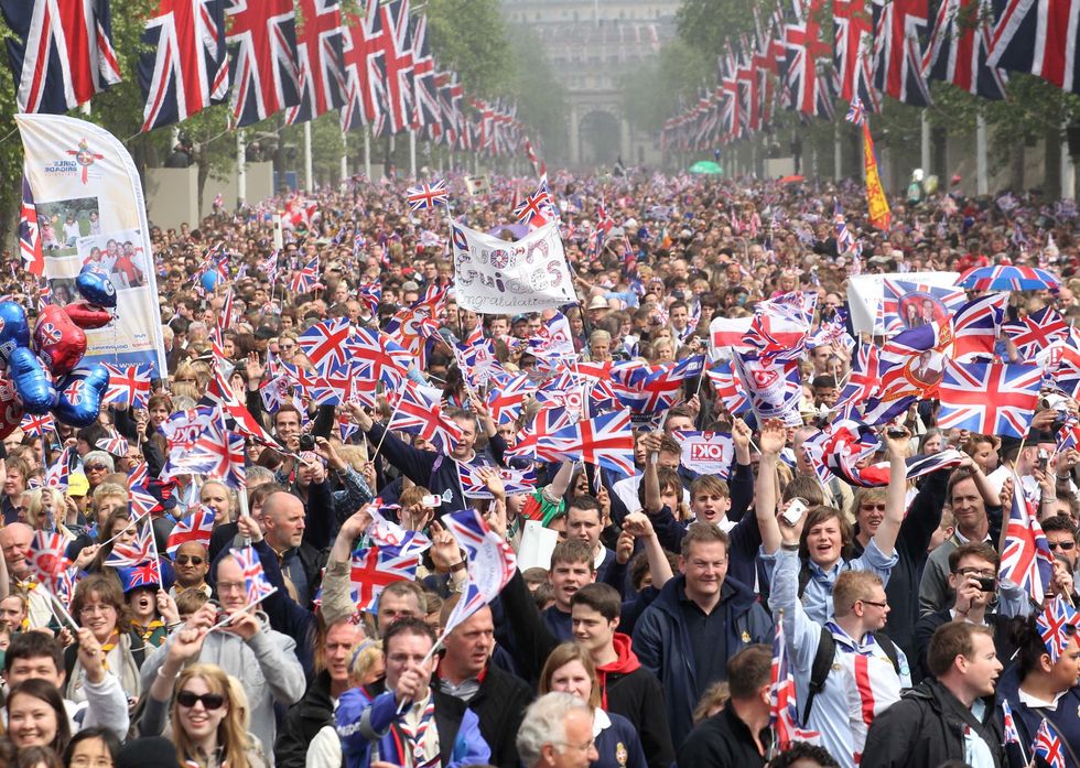 <p>In tutto il Regno Unito i sudditi hanno avuto un giorno libero per festeggiare. La festa nazionale è stata estesa anche ai territori inglesi, come Bermuda, Turks e Caicos e le Isole Falkland.</p>