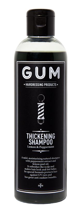 <p>Thickening Shampoo, <strong>Gum</strong> (da € 19 in salone).</p>