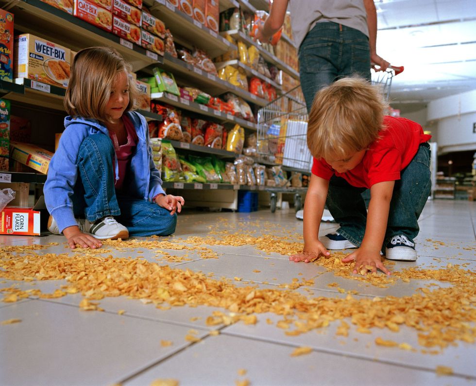 Human, Floor, Retail, Flooring, Shelf, Trade, Toddler, Convenience store, Supermarket, Grocery store, 