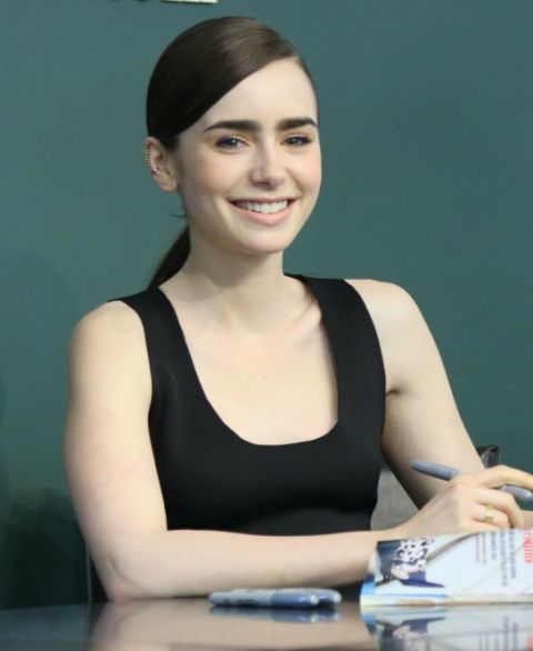 Lily Collins beauty look