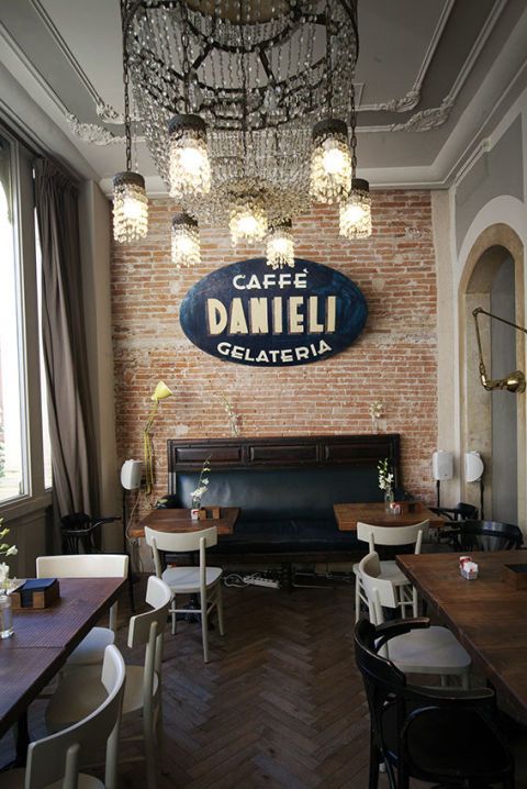 <p><i>Il cocktail Leone, </i>specialità della casa, è fantastico, ma la ricetta è segreta! Danieli, piazza Garibaldi 39. </p>
