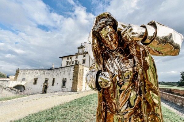 <p>Un centinaio di sculture in bronzo e di installazioni dell'artista fiammingo sono esposte in tre diverse sedi, trasformate, per l'occasione, in un museo a cielo aperto.</p><p><strong>Jan Fabre - Spiritual Guards</strong>, Piazza della Signoria & Palazzo Vecchio, Forte di Belvedere, v<span class="_Xbe">ia di S. Leonardo 1, </span>fino al 2 ottobre 2016.</p>