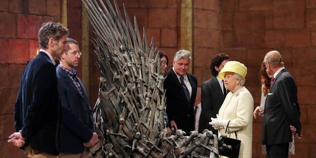 La Regina Elisabetta e il Trono di Spade