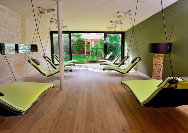 Wood, Floor, Green, Interior design, Flooring, Property, Room, Ceiling, Hardwood, Wood flooring, 