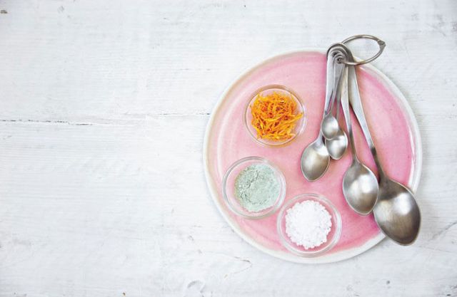 Spoon, Kitchen utensil, Peach, Natural material, Cutlery, Circle, Paint, Silver, Gemstone, Drawing, 