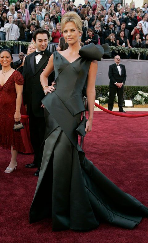 charlize theron: i look sul red carpet 