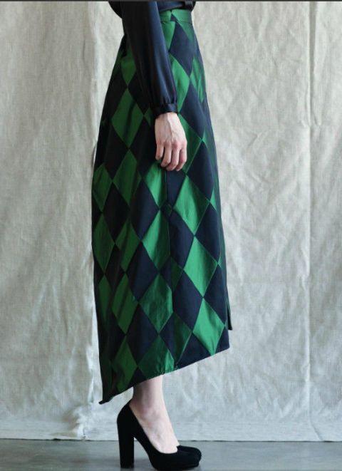 Green, Sleeve, Textile, Pattern, Tartan, Costume design, Plaid, Fashion, One-piece garment, Teal, 