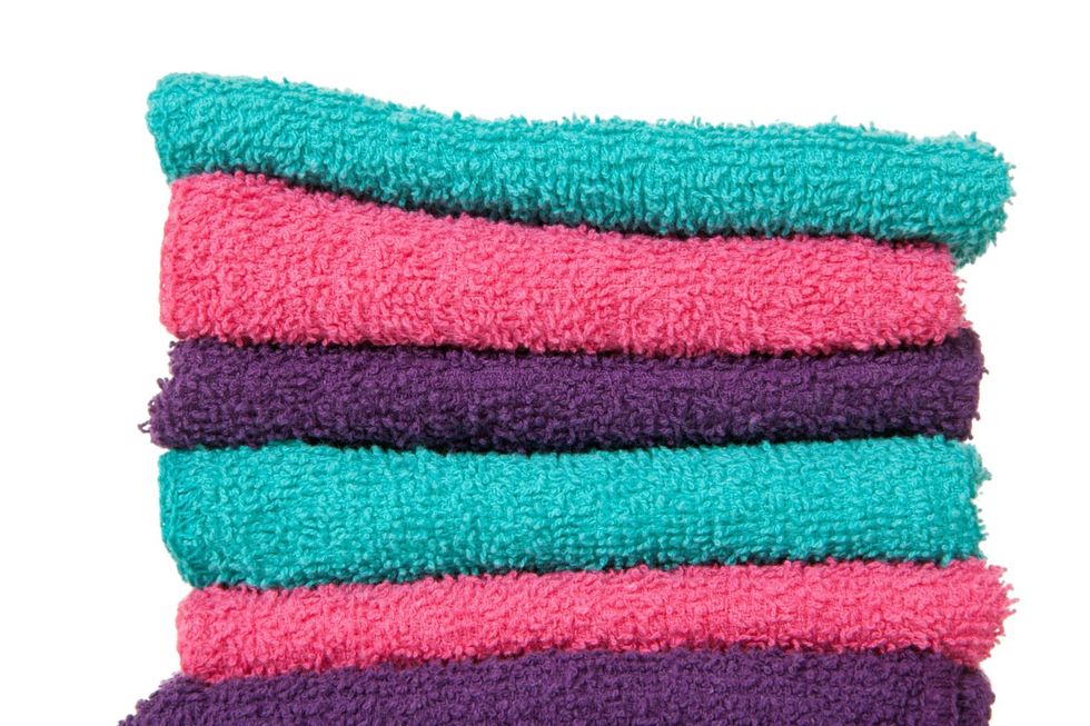 <p>Le lavette sono asciugamani di cotone o spugna di dimensioni molto piccole, che di solito vengono vendute in confezioni multiple. Sono molto pratiche non solo per il cambio del pannolino, ma anche come mini-salviette per asciugare le  mani dopo averle lavate. Le tue o quelle dei tuoi bambini. </p>