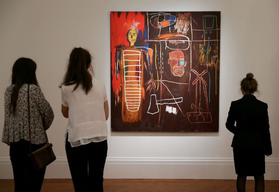 <p>Scomparso nel 1988 a soli 27 anni, <strong>Jean-Michel Basquiat </strong>è considerato ancora oggi una vera leggenda nella storia della street art e proprio per questo motivo il <strong>Mudec - Museo delle Culture</strong> (<em>mudec.it</em>) gli dedica una retrospettiva (dal 28 ottobre 2016 al 26 febbraio 2017), curata da Jeffrey Deitch e Gianni Mercurio. In mostra quasi 100 opere, provenienti da collezioni private, che raccontano al visitatore tematiche essenziali sull'identità umana in maniera profonda e suggestiva.</p>