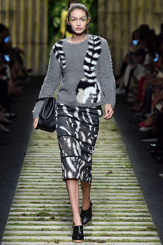 Gigi Hadid: i look alla milano fashion week