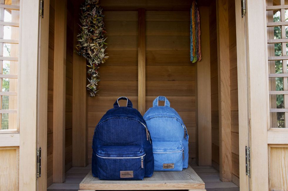 <p>Tra le formule di stile della <strong>moda casual </strong>e sportiva dell'autunno inverno 2016 di Eastpack c'è lo <strong>zaino</strong> più denim. Un mix che ha dato vita a una limited edition unica: due <a href="http://www.elle.com/it/moda/borse/g1225/borse-moda-autunno-inverno-2016-a-mano-a-tracolla/">backpack</a> in jeans giapponese, Boro e Kuroki. L'occasione, il compleanno (25 anni) del concept store 10 Corso Como di Milano: un tempio per fashion victim di mezzo mondo.</p>