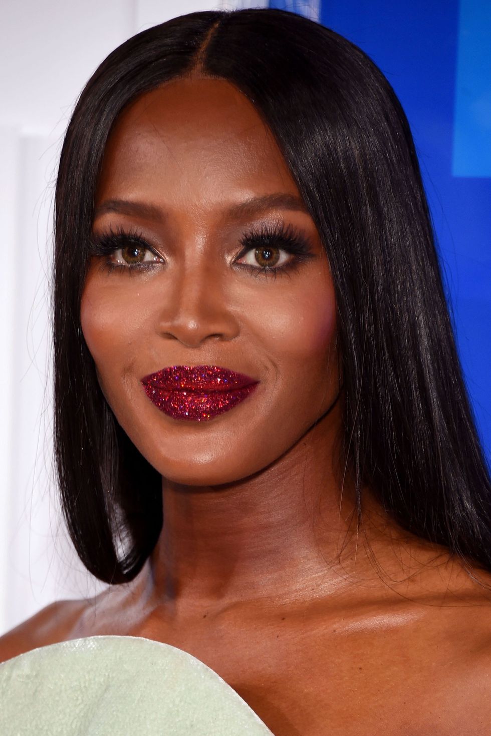 <p>Whether on the couture or spring runways, your Instagram feed, or on the one-and-only Naomi Campbell, the message is clear: we're all obsessed with glitter lips. Makeup artist Pat McGrath made them easier to achieve than ever&nbsp;before with her set of lipsticks and pigments from Pat McGrath Labs.</p>