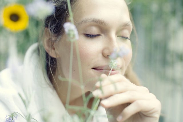 Lip, Finger, Skin, Eyelash, People in nature, Beauty, Nail, Gesture, Portrait photography, Earrings, 