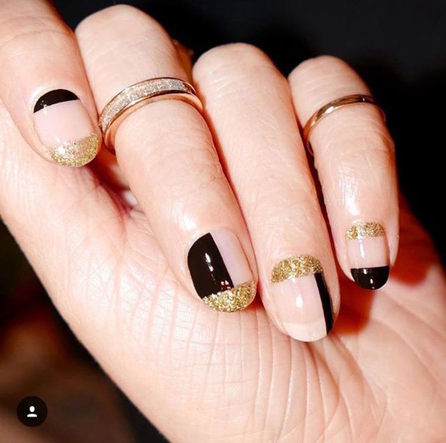 <p>A geometric black and gold nail perfectly suited for holding a glass of bubbly.</p><p><a href="https://www.instagram.com/aliciatnails/?hl=en" target="_blank" data-tracking-id="recirc-text-link"><em data-redactor-tag="em" data-verified="redactor">@aliciatnails</em></a> </p>