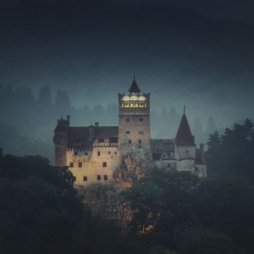 halloween-airbnb-Night-at-Dracula-6
