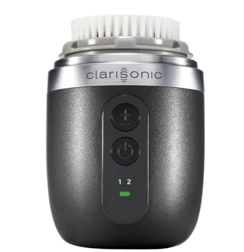 <p>Deterge a fondo Alpha Fit, <strong data-redactor-tag="strong">Clarisonic</strong> (€ 220).<br></p>