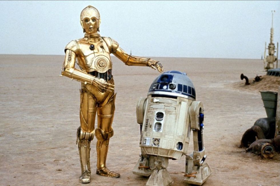 <p>Although they played (robot) friends R2-D2 and C-3PO onscreen, Baker and Daniels couldn't have been less so. The feud <a href="http://www.telegraph.co.uk/film/star-wars-the-force-awakens/c3po-actor-r2d2-feud/" target="_blank">apparently started</a> when Baker attempted to say hello to Daniels one morning early in filming, and Daniels turned his back on him, stating 'Can't you see I'm having a conversation?' This struck a chord with Baker: ""It was the rudest thing anyone had ever done to me. I was furious. It was unbelievable." This early scuffle set the tone for the rest of their filming relationship, Baker later saying in 2006: "We were both in our droids; there was no interconnection at all. We couldn't hear or see each other." And it seems they were both fine with that. </p>