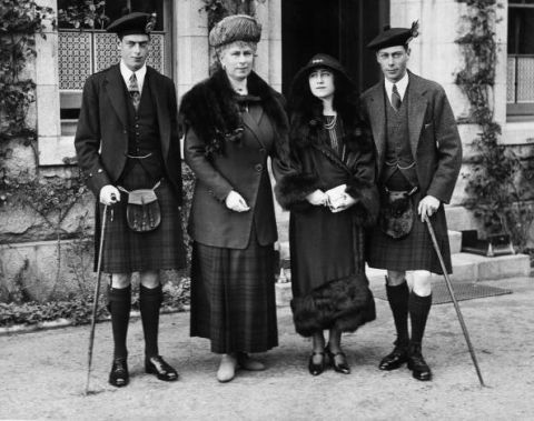<p>The Duke of Kent, Queen Mary, Elizabeth, Duchess of York, and George, Duke of York visit Balmoral Castle.&nbsp;<span class="redactor-invisible-space" data-verified="redactor" data-redactor-tag="span" data-redactor-class="redactor-invisible-space"></span></p>
