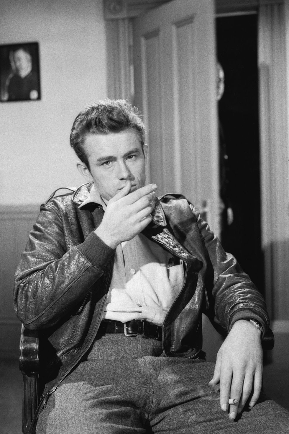 April 1, 1955 SCHLITZ PLAYHOUSE OF STARS James Dean and Pat Hardy in "The Unlighted Road".  T7530_1c&#xA;Copyright CBS Broadcasting, Inc., All Rights Reserved, Credit: CBS Photo Archive