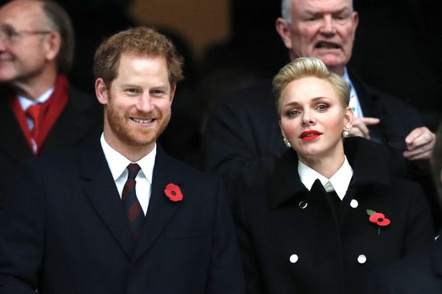 Charlene di Monaco e il Principe Harry insieme alla partita di rugby fra Inghilterra e Sudafrica