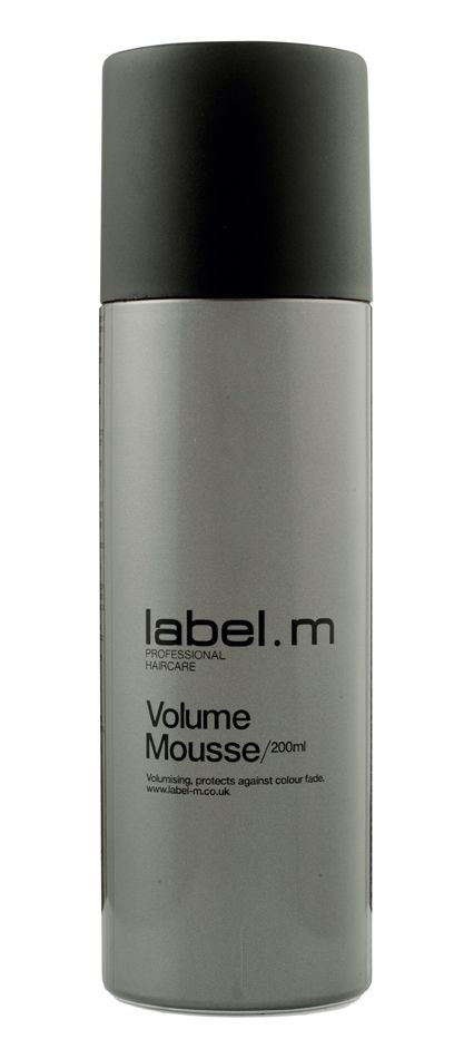 Acconciature-capelli-per-dare-volume-Volume-Mousse-label.m