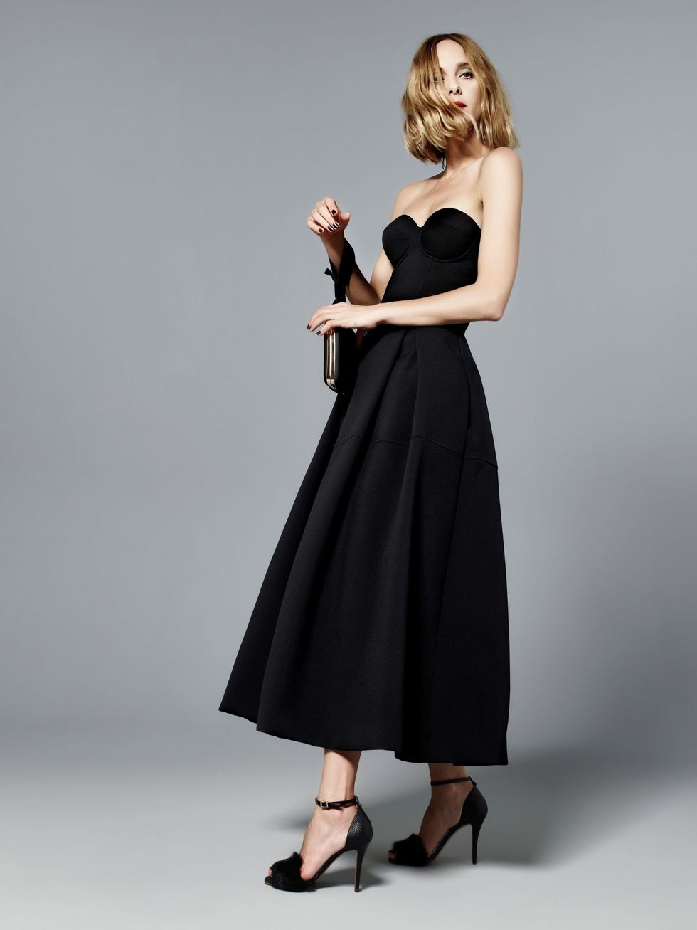 Clothing, Dress, Sleeve, Shoulder, Standing, Joint, Human leg, Formal wear, One-piece garment, Style, 