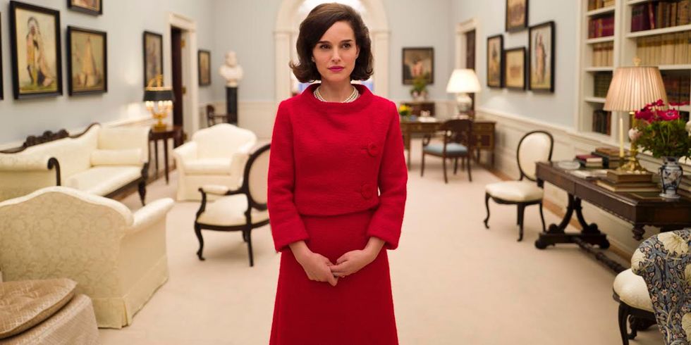 <p><strong data-redactor-tag="strong">Trama: </strong>Jackie Kennedy (<a href="http://www.elle.com/it/spettacolo/film/a1987/natalie-portman-jacqueline-kennedy-film/">Natalie Portman</a>) rilascia un'intervista a un giornalista di <em data-redactor-tag="em" data-verified="redactor">Life</em> dopo l'assassinio di suo marito, il presidente John F. Kennedy.</p><p><strong data-redactor-tag="strong">Probabili candidature: </strong><span class="redactor-invisible-space" data-redactor-class="redactor-invisible-space" data-redactor-tag="span" data-verified="redactor"> Miglior film, Miglior attrice protagonista (</span>Natalie Portman), Miglior attore non protagonista (Peter Sarsgaard).</p>