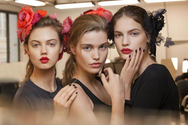 Chanel Métiers d'Art 2016/2017 Paris Cosmopolite: backstage & make up tutorial