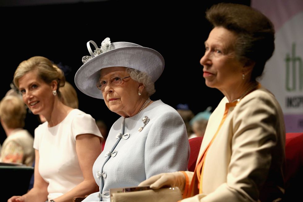 La regina Elisabetta II e sua figlia Anna, principessa reale